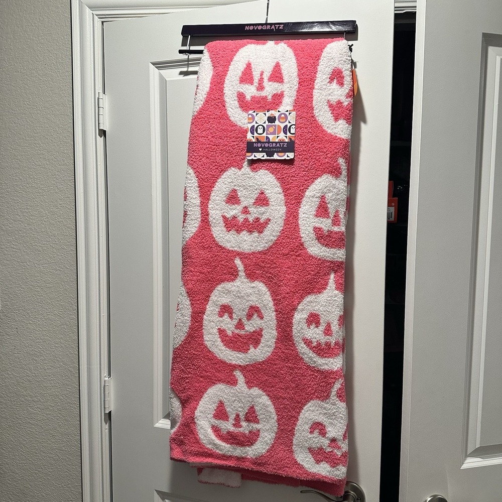 2024 Novogratz Hot Pink Pumpkin Halloween Oversized Throw Blanket NWT